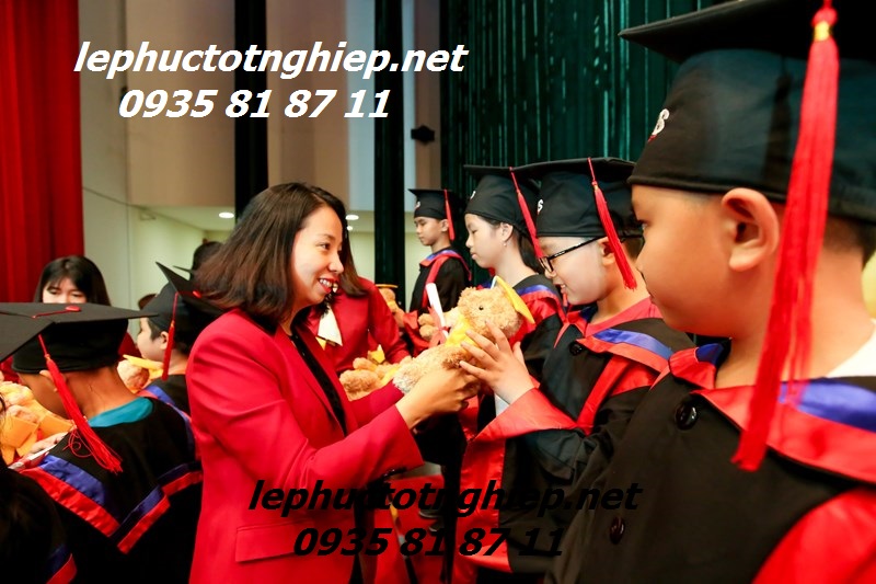 thuê áo tốt nghiệp mẫu giáo